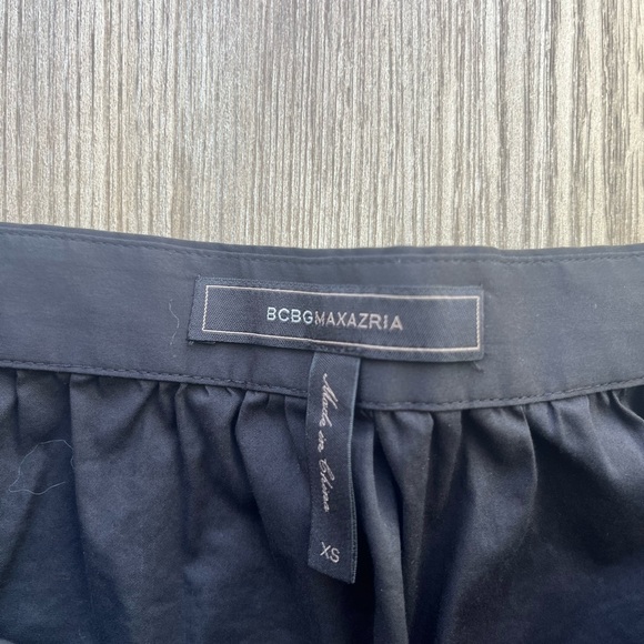 BCBGMaxAzria Black Gathered Top - Picture 2 of 4